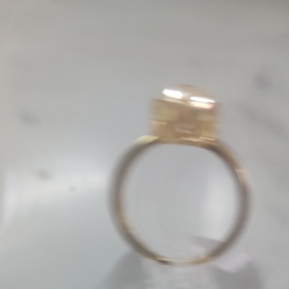 Elegant Gold Teardrop Ring - Picture 4 of 4